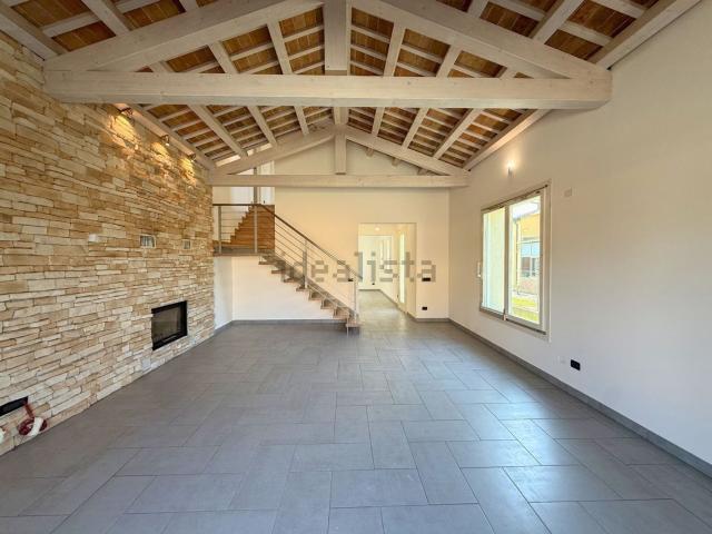 Villetta indipendente in vendita di 180 m² in Via Paneghetti, 10