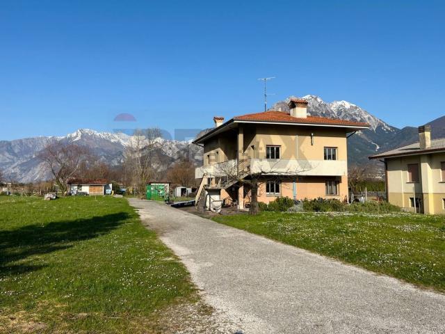 Villetta indipendente in vendita di 180 m² in Via Pineta, 12