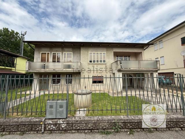 Villetta indipendente in vendita di 180 m² in Via Principe Umberto