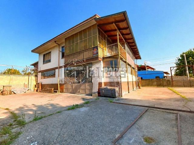 Villetta indipendente in vendita di 180 m² in Via Roma, 45