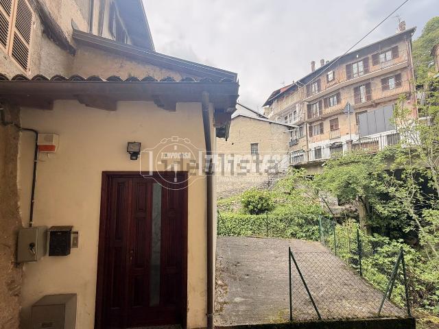Villetta indipendente in vendita di 180 m² in Via Roma