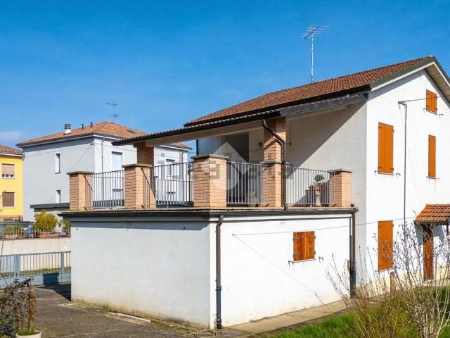 Villetta indipendente in vendita di 180 m² in Via Roma, 73