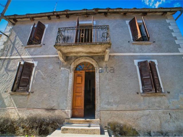 Villetta indipendente in vendita di 180 m² in Via Roma