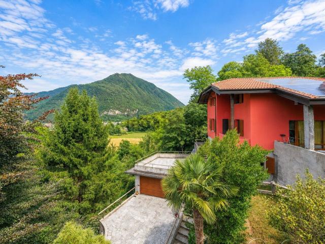 Villetta indipendente in vendita di 180 m² in Via Rebolgiane, 35