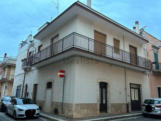 Villetta indipendente in vendita di 180 m² in Via regina margherita