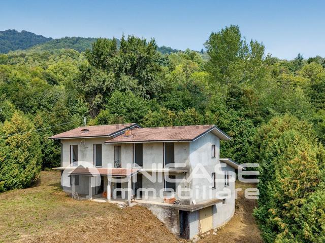 Villetta indipendente in vendita di 180 m² in Via Resiassa