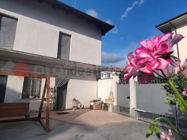 Villetta indipendente in vendita di 180 m² in Via Torino