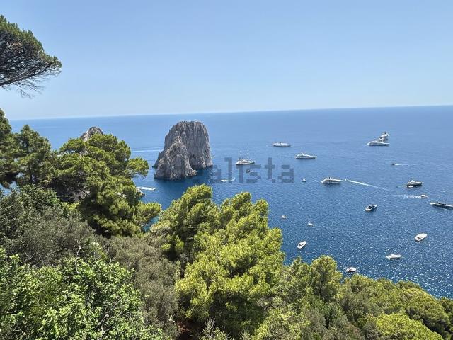 Villetta indipendente in vendita di 180 m² in Via Tragara