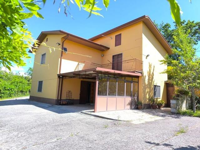 Villetta indipendente in vendita di 180 m² in Via Valle dei Conti