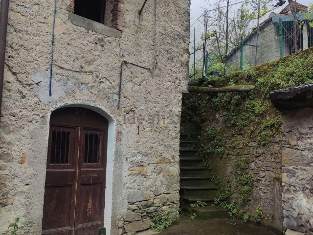 Villetta indipendente in vendita di 180 m² in Via Varano