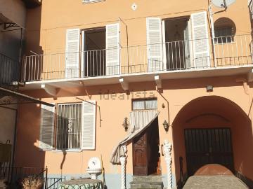 Villetta indipendente in vendita di 180 m² in Via Vittorio Alfieri