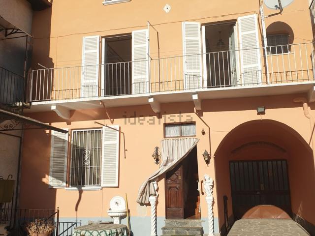 Villetta indipendente in vendita di 180 m² in Via Vittorio Alfieri