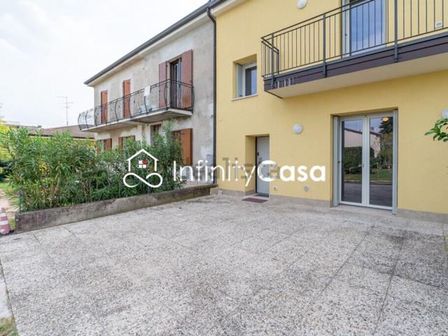 Villetta indipendente in vendita di 180 m² in Via Villanova