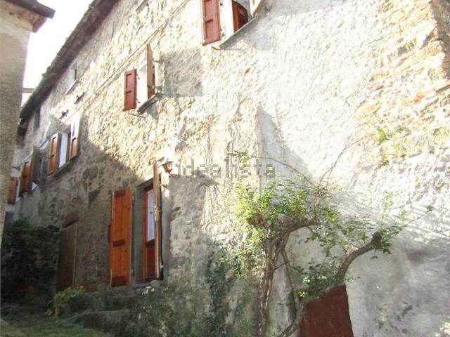 Villetta indipendente in vendita di 180 m² in Via XXV Aprile, 36