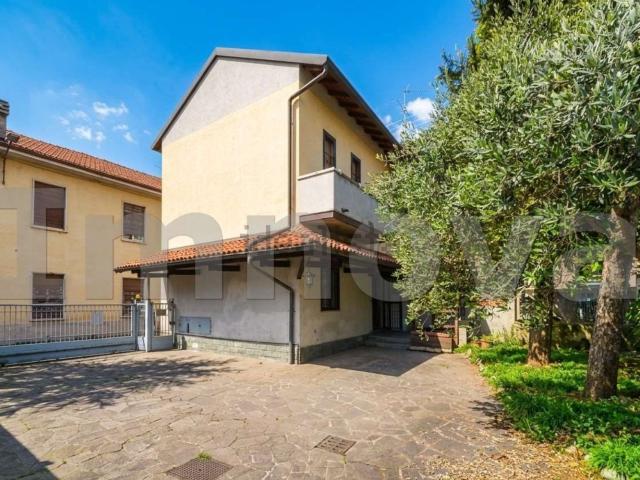Villetta indipendente in vendita di 180 m² in Via Zara, 5