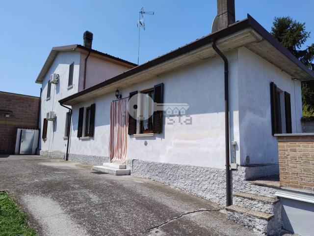 Villetta indipendente in vendita di 180 m² in Viale Umberto I, 12