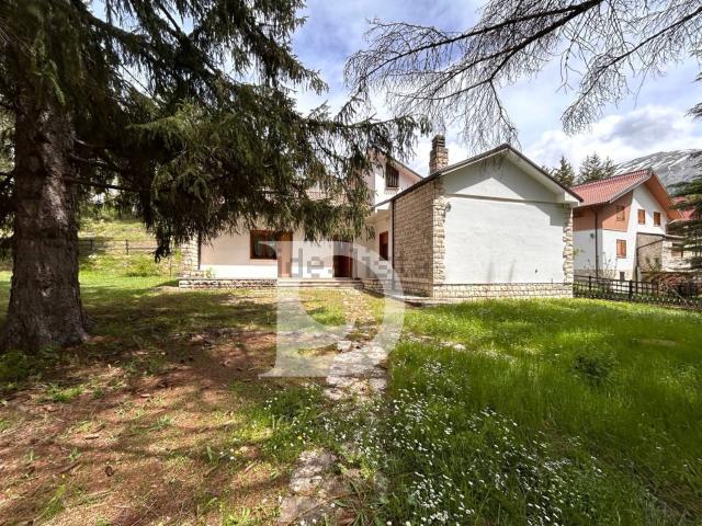 Villetta indipendente in vendita di 180 m² in Viale Berardino De Vincentiis, 34