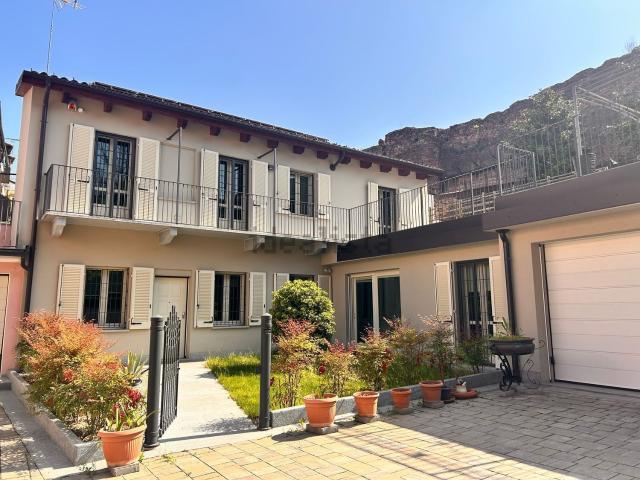 Villetta indipendente in vendita di 180 m² in Viale dei Partigiani, 109