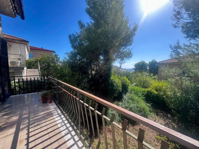 Villetta indipendente in vendita di 180 m² in Viale Nicola Badaloni