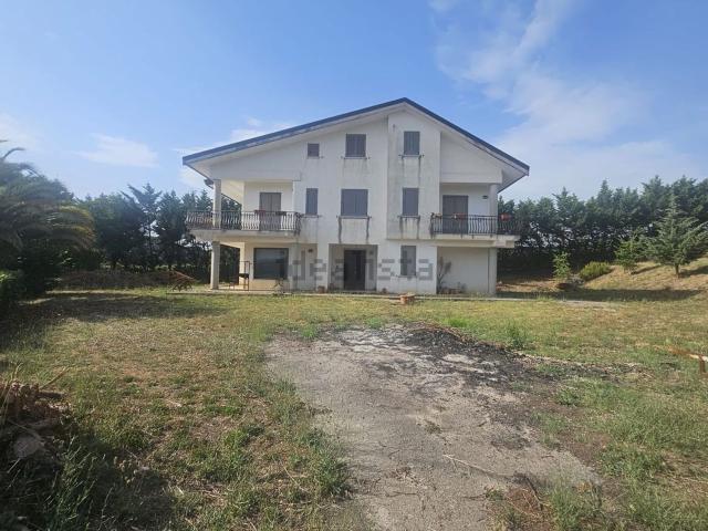 Villetta indipendente in vendita di 180 m² in Contrada Collemastarzo