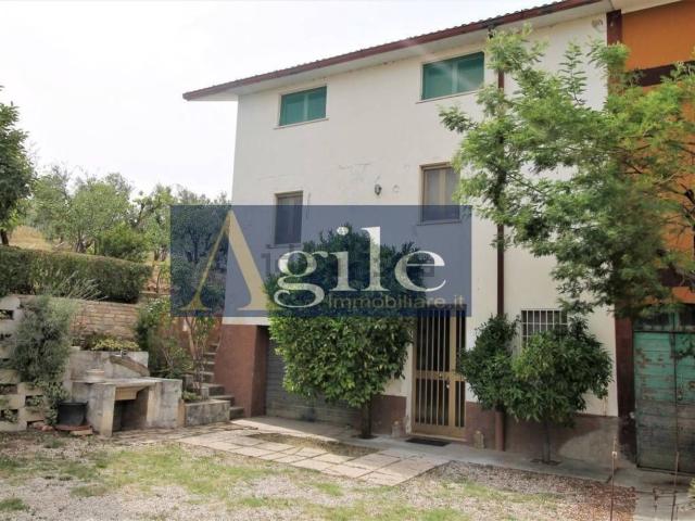 Villetta indipendente in vendita di 180 m² in Contrada Grazie