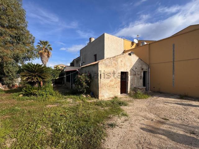 Villetta indipendente in vendita di 180 m² in Cortile Della Poseidonia, 8