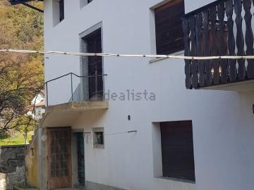 Villetta indipendente in vendita di 180 m² in Frazione Trava, 77
