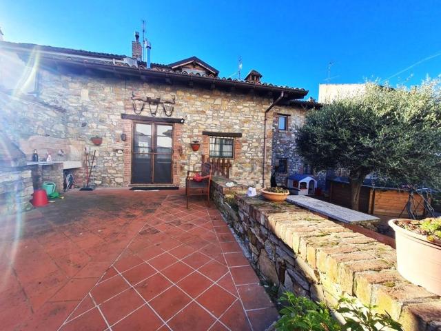 Villetta indipendente in vendita di 180 m² in Frazione Pizzofreddo, 45