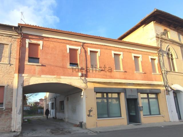 Villetta indipendente in vendita di 180 m² in Largo Nevio Zerbini, 3