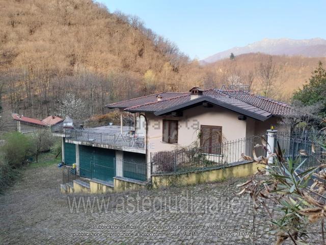 Villetta indipendente in vendita di 180 m² in Località Pian Presello