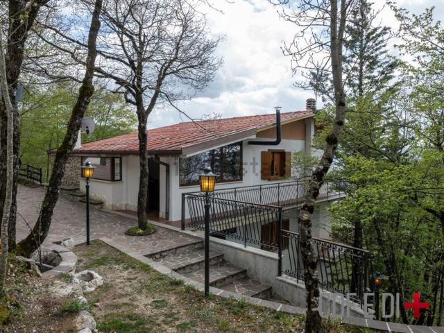 Villetta indipendente in vendita di 180 m² in Località Santa Vittoria