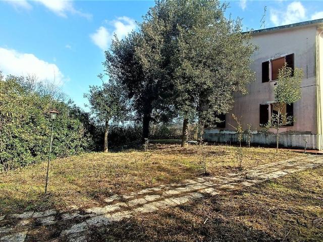 Villetta indipendente in vendita di 180 m² in Strada Provinciale 91, 40