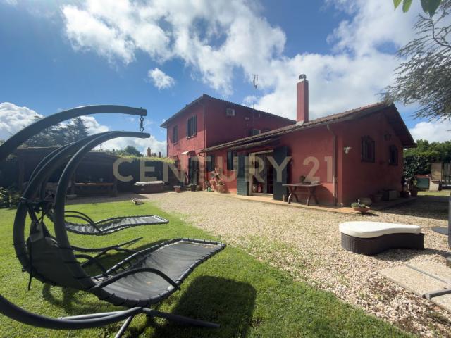 Villetta indipendente in vendita di 180 m² in Strada Quadrone, 1
