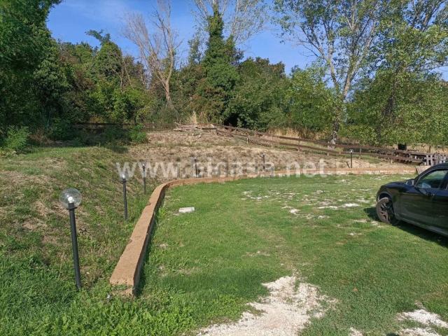 Villetta indipendente in vendita di 180 m² in Strada Querciabella, 1