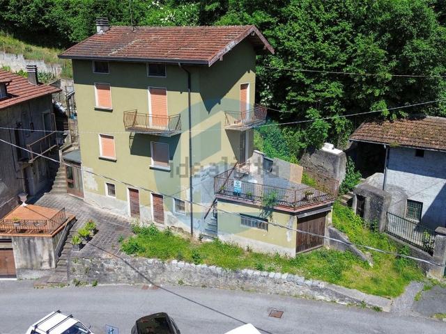 Villetta indipendente in vendita di 181 m² in Via Crocedomini, 47