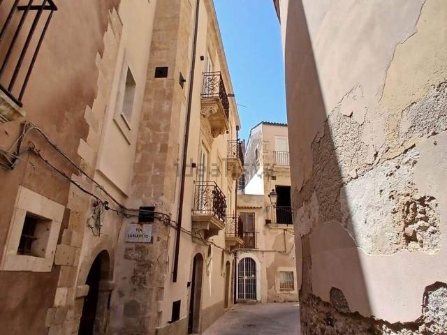 Villetta indipendente in vendita di 181 m² in Via Laberinto
