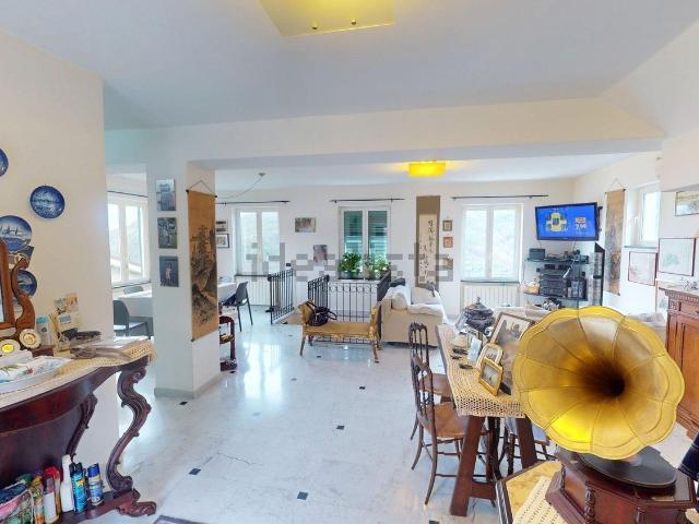 Villetta indipendente in vendita di 181 m² in Via N. San della Guardia