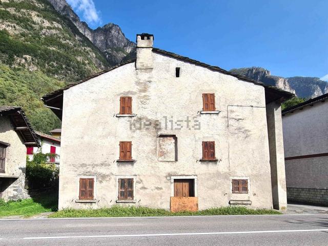 Villetta indipendente in vendita di 181 m² in Via Nazionale, 29