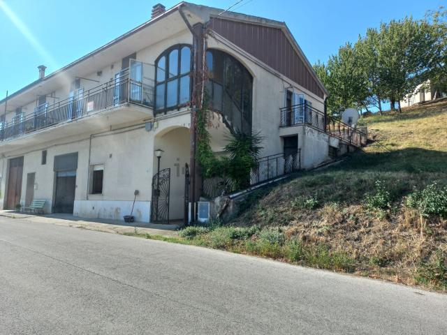 Villetta indipendente in vendita di 181 m² in Via Rotabile Provinciale, 94