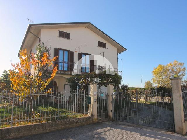 Villetta indipendente in vendita di 181 m² in Via Tomatis, 24