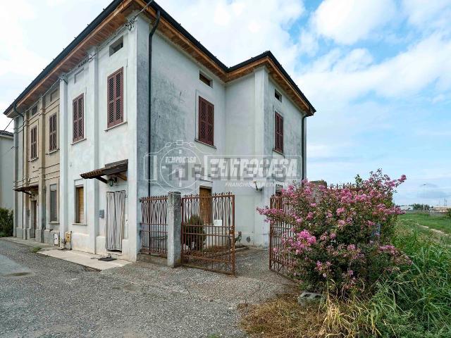 Villetta indipendente in vendita di 181 m² in Viale Europa