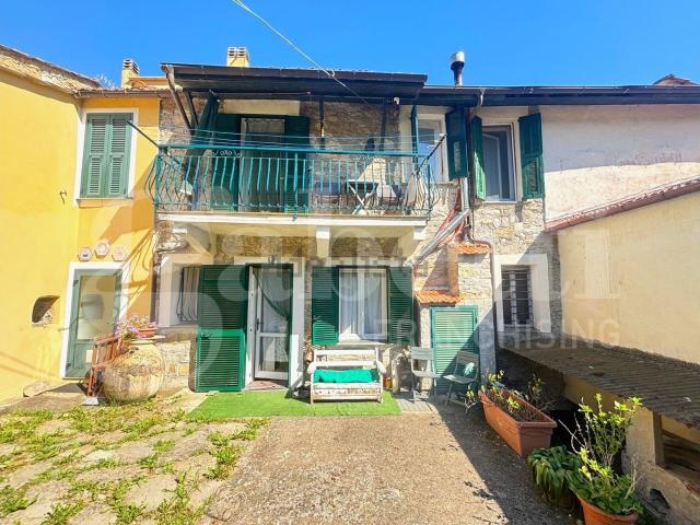 Villetta indipendente in vendita di 181 m² in Piazza Umberto Primo