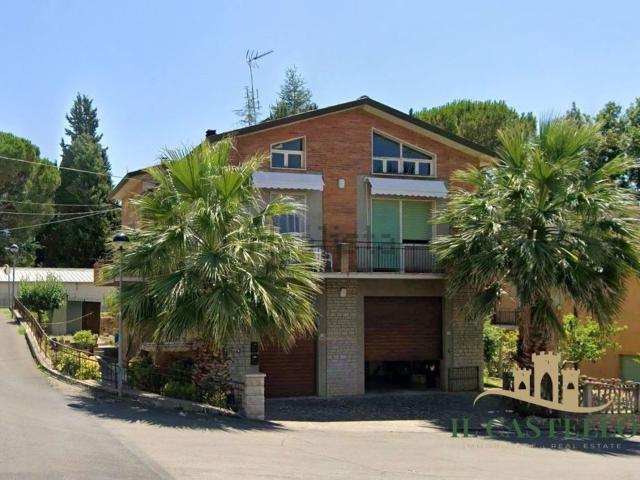 Villetta indipendente in vendita di 183 m² in Via Giovanni Verga