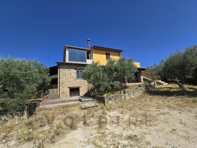 Villetta indipendente in vendita di 183 m² in Via dei Cacciatori
