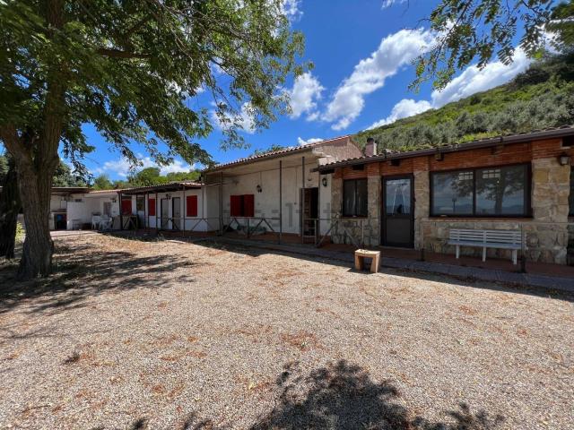 Villetta indipendente in vendita di 183 m² in Via Monte Calvo