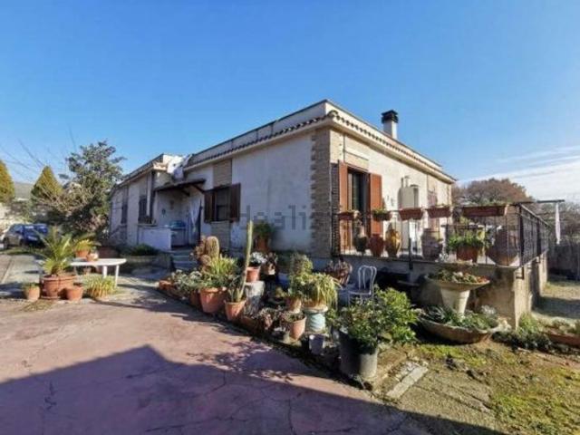 Villetta indipendente in vendita di 183 m² in Via Monticelli, 3