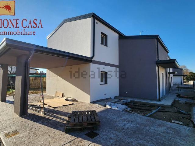 Villetta indipendente in vendita di 184 m² in Via del Capitello