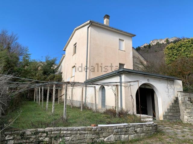 Villetta indipendente in vendita di 184 m² in Via Olmo