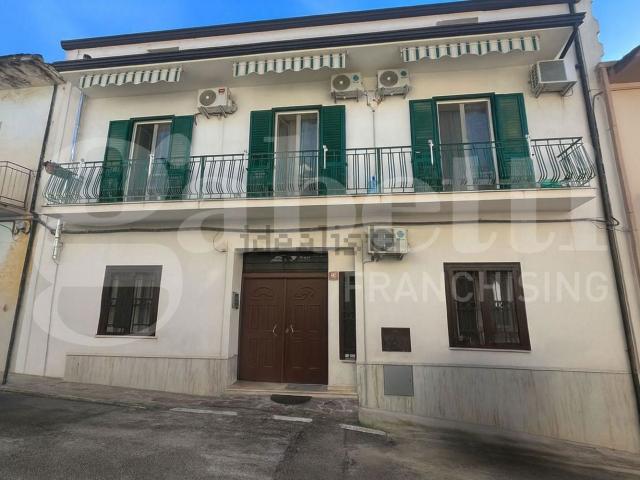 Villetta indipendente in vendita di 185 m² in Via Caduti in Guerra