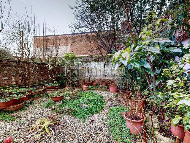 Villetta indipendente in vendita di 198 m² in Via Carlo Montanari, 32